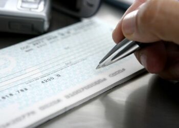 Comisión Financiera inicia análisis para sustituir cheques físicos por digitales