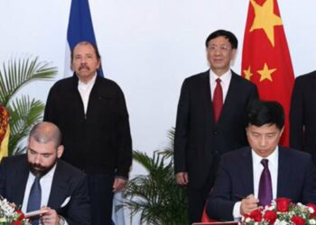 Nicaragua y China firman convenio para reconstruir un Aeropuerto