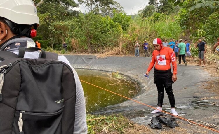 Recuperan cuerpo de adolescente que se ahogó en estanque de San Miguel