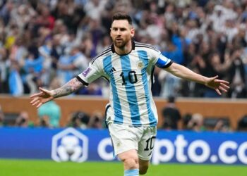 Subastan camisetas que usó Messi en el Mundial por $7.8 millones de dólares