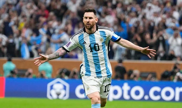 Subastan camisetas que usó Messi en el Mundial por $7.8 millones de dólares