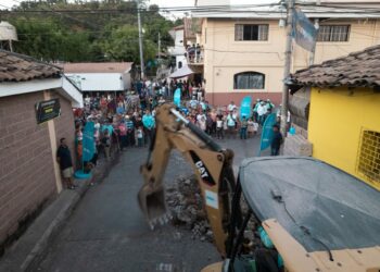 Plan Nacional de Bacheo llega a las calles de Lislique, en La Unión