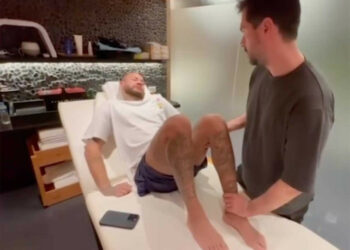 (VIDEOS) Neymar mostró su dolorosa sesión de rehabilitación en Brasil