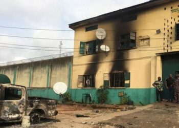 Nigeria: ataques entre bandas armadas dejan unos 100 muertos