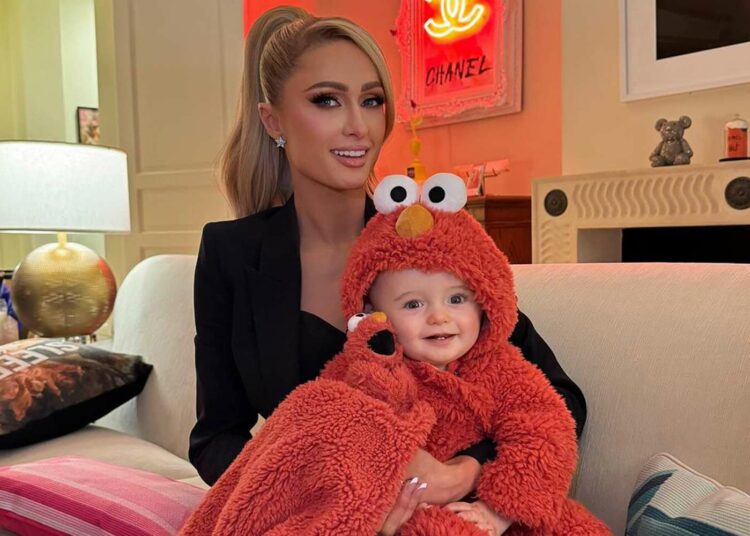 Paris Hilton reveló que no cambió el pañal a su hijo Phoenix durante un mes