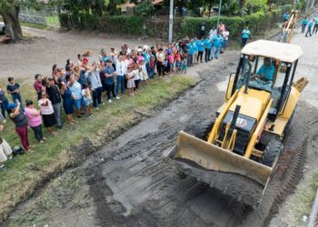 Habitantes de Tepetitán se verán beneficiados con mejoramiento de calle y la construcción de un puente