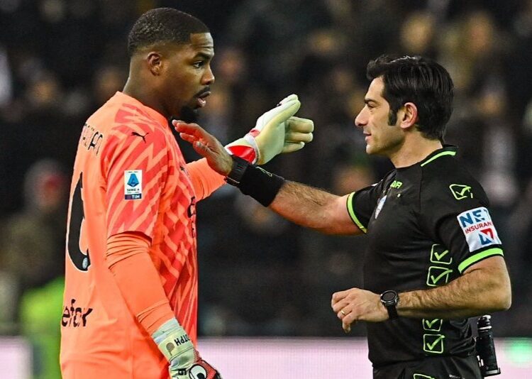 Italia: el arquero de Milan dejó la cancha en pleno partido por insultos racistas