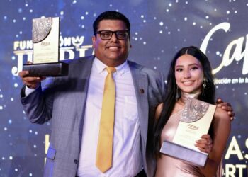 Ivonne Nóchez y Roberto Hernández son las Estrellas del Año
