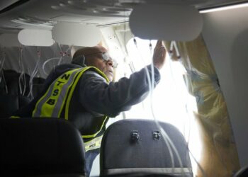 United y Alaska Airlines encontraron tornillos sueltos en aviones Boeing 737 Max 9 durante sus revisiones de seguridad