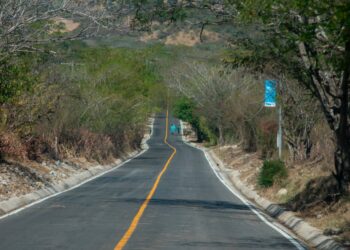 Gobierno cumple a los habitantes de Bolívar con renovación de calle rural