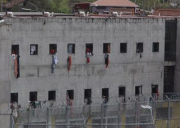 Reportan amotinamientos en varias cárceles de Ecuador