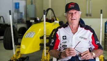 El expiloto brasileño Wilson Fittipaldi presenta una leve mejoría en su salud tras un paro cardíaco