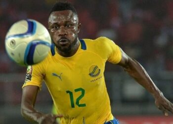 El futbolista de Gabón, Guélor Kanga Kaku, es investigado «por nacer cuatro años después» de la muerte de su madre