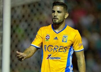 Qatar: el futbolista francés Andy Delort convulsionó en pleno partido