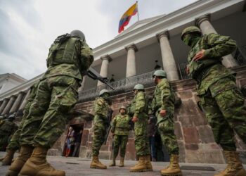 Estalla la violencia en Ecuador, Daniel Noboa ordena al Ejército salir a las calles y “neutralizar” a las bandas armadas