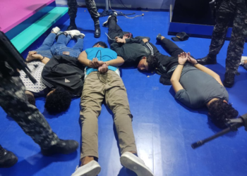 (VIDEO) La Policía de Ecuador captura a varios delincuentes que ingresaron a un canal de televisión