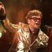 Elton John es un artista EGOT al ganar su primer Emmy