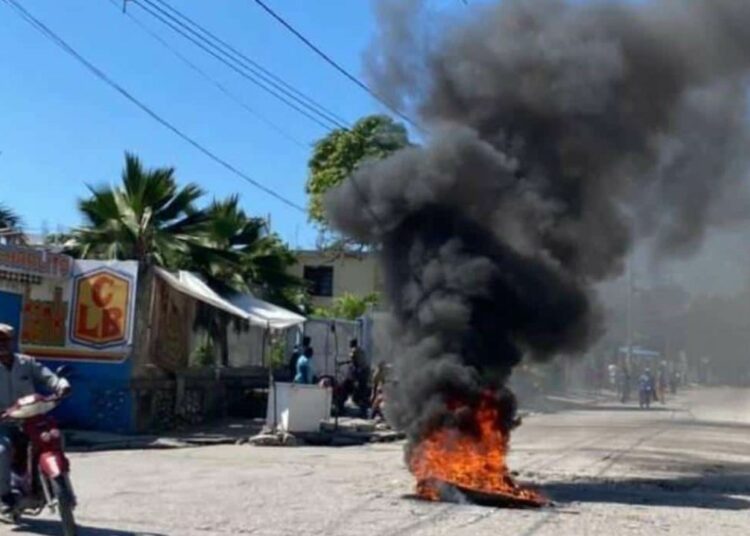 Bandas armadas desatan caos y miedo en Puerto Príncipe