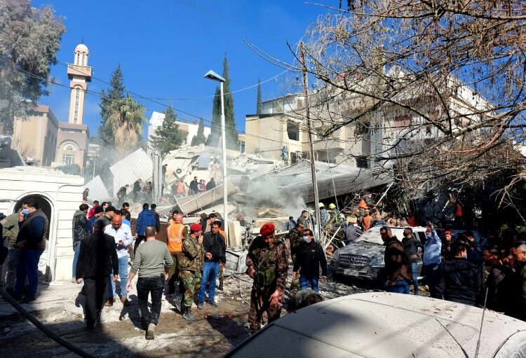 Cinco miembros de la Guardia Revolucionaria de Irán murieron en un ataque aéreo en Damasco