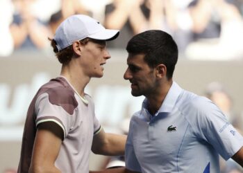 Jannik Sinner hizo historia y venció en semifinales a Novak Djokovic en el Abierto de Australia