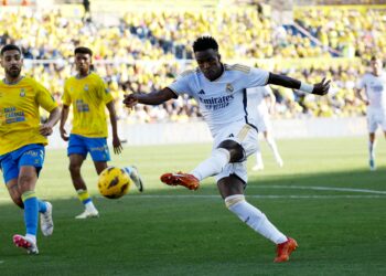 El Real Madrid remonta ante Las Palmas y recupera la cima de LaLiga