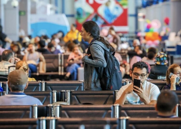 Turistas extranjeros dejaron el año pasado $3,793 millones a la economía salvadoreña