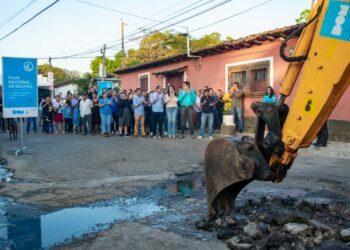 DOM inicia transformación de calles urbanas en Huizúcar, La Libertad