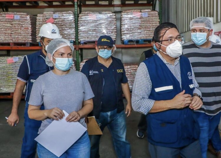 Defensoría del Consumidor inspeccionó precios en distribuidores de productos de la canasta básica