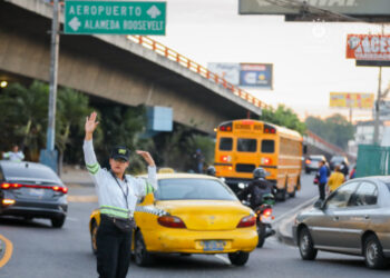 Autoridades despliegan dispositivo de tráfico vehicular ante partido de Selecta contra Inter Miami