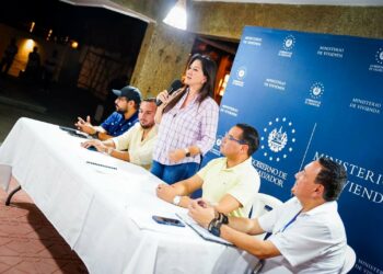 Ministerio de Vivienda brinda asistencia a habitantes de lotificaciones irregulares en La Libertad