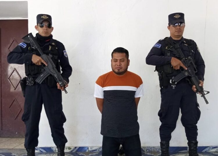 Pasajero dispara a motorista quien le reclamó por ir realizando actos inmorales con una mujer