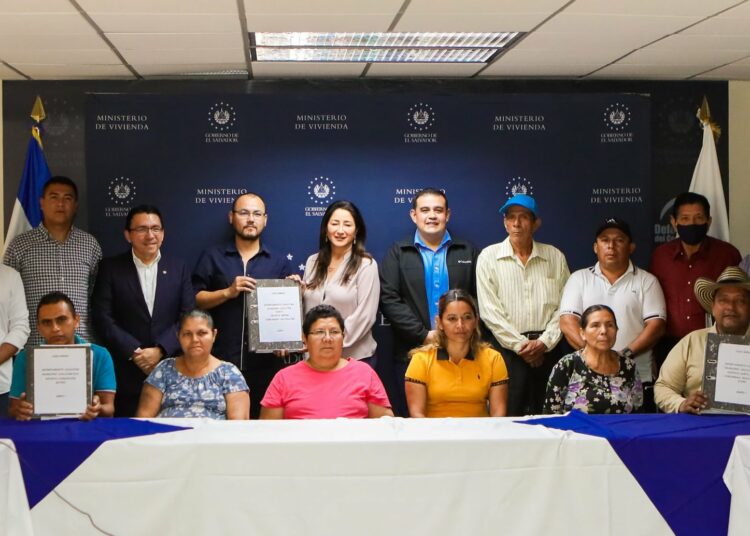 Ministerio de Vivienda brinda soluciones a familias afectadas por lotificadoras irregulares