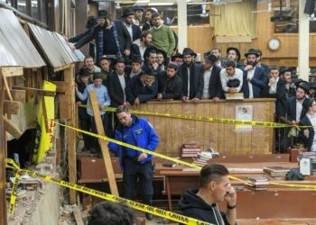 (VIDEO) Nueve judíos ortodoxos fueron arrestados tras una pelea por un túnel secreto en una sinagoga de Nueva York