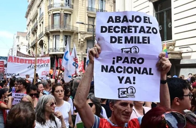 La Corte de apelaciones de Argentina declara inconstitucional reforma laboral de Milei