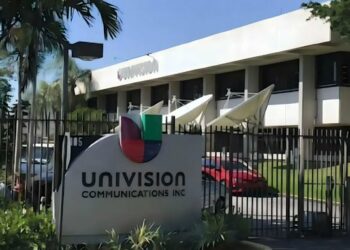 Univision despide a 200 empleados, cancelan programas y salen figuras emblemáticas