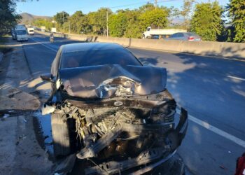 Accidente de tránsito deja dos personas lesionadas en desvío a San Juan Opico