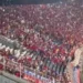 (VIDEOS) Se enfrentaron las dos facciones de la barra de Cerro Porteño de Paraguay y se suspendió el partido