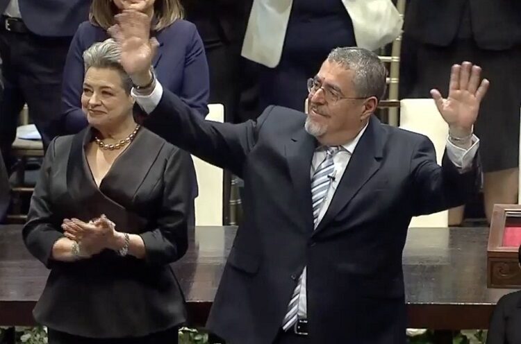 Bernardo Arévalo es juramentado como nuevo presidente de Guatemala
