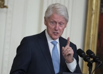 Bill Clinton habría «amenazado» a Vanity Fair para que no escribieran sobre Epstein