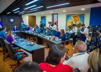 Diputados inician estudio de propuesta de creación de ente que certifique especialidades médicas