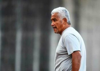 Efrain Burgos dijo que Rubén de la Barrera se llevó unos 45 mil dólares por dirigir 3 meses a la Selecta