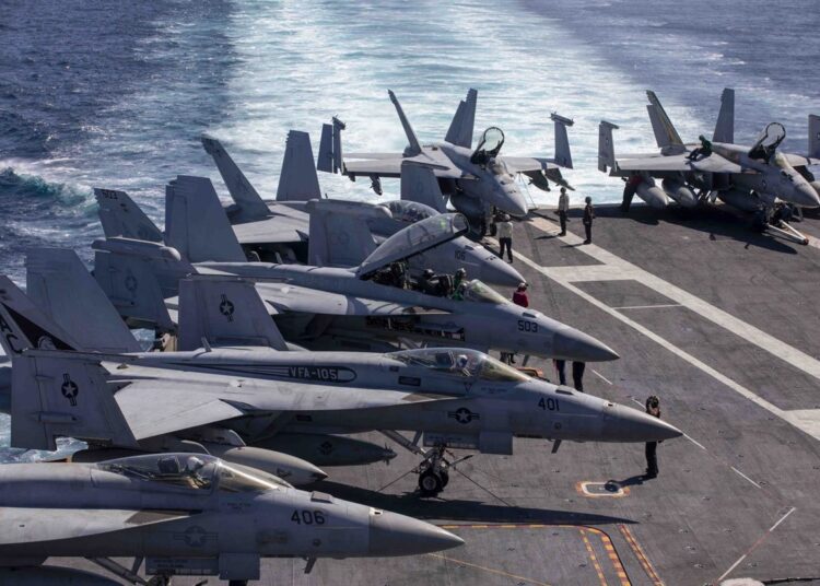 EEUU afirmó que sus acciones en el mar Rojo son defensivas