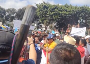 Guatemaltecos amenazan con tomarse el congreso si diputados no elijen junta directiva para juramentar a Bernardo Arévalo
