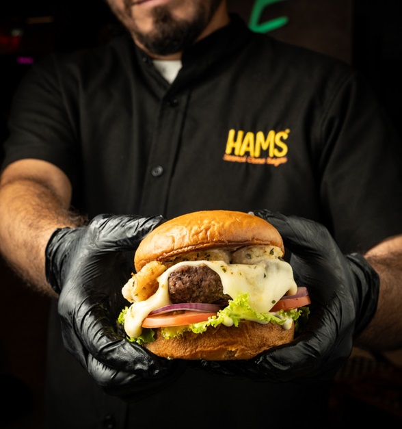 Have you tried Hamm’s Steamed Cheeseburgers burgers yet?  You should do it!  – La Página newspaper