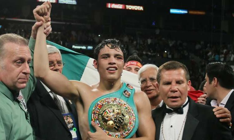 Julio César Chávez Jr acusa a su padre de querer matarlo y lo llama “Basura”