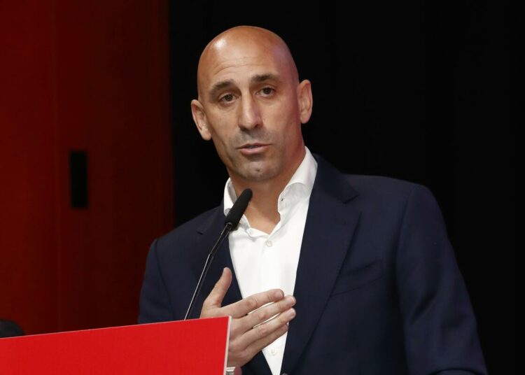 Justicia propone juzgar al expresidente de Real Federación Española de Fútbol, Luis Rubiales por el beso a Jenni Hermoso