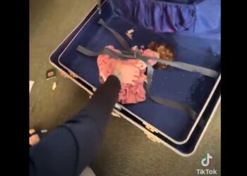 Misterio rodea a una muñeca que se localizó en una antigua vivienda