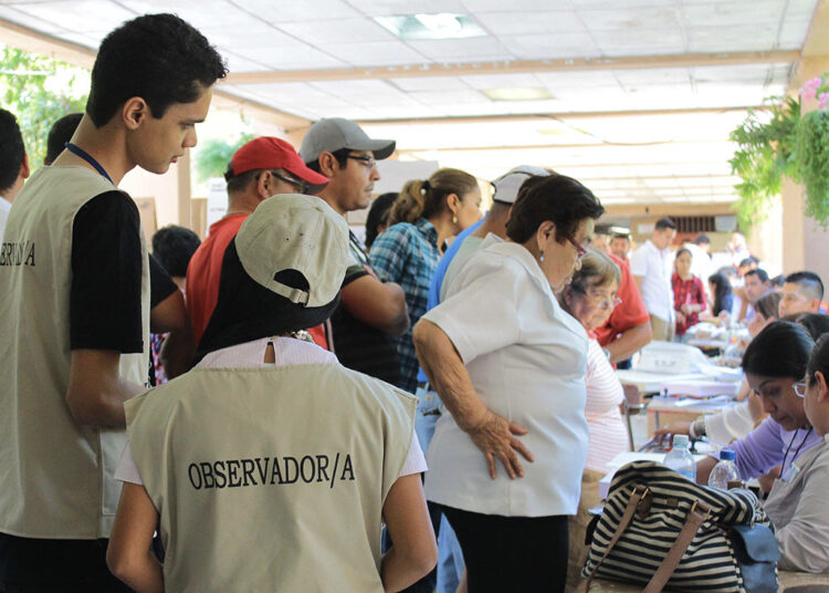 Firman siete convenios para observar las elecciones en el país