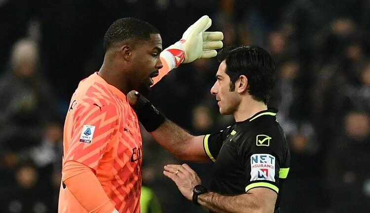 Los clubes de fútbol podrían perder partidos automáticamente por cánticos racistas de sus aficionados