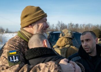 Rusia y Ucrania canjean cientos de prisioneros de guerra